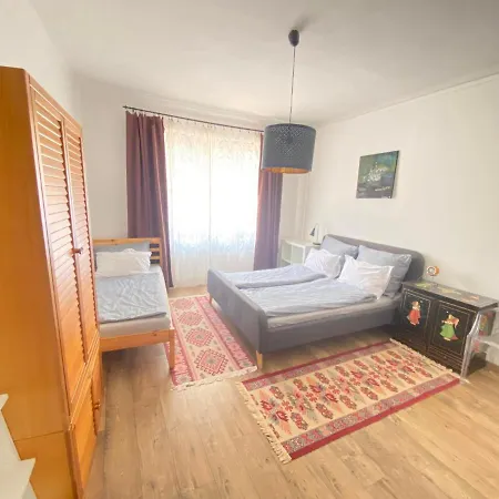 Vacon Var-lak Vendeghaz / Bird Nest Ferienhaus Vác