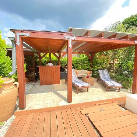 Vacon Var-lak Vendeghaz / Bird Nest Holiday home Vac