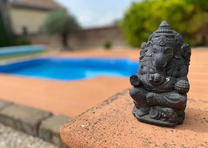 Vacon Var-lak Vendeghaz / Bird Nest Ferienhaus