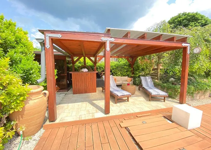 Vacon Var-lak Vendeghaz / Bird Nest Ferienhaus Vác